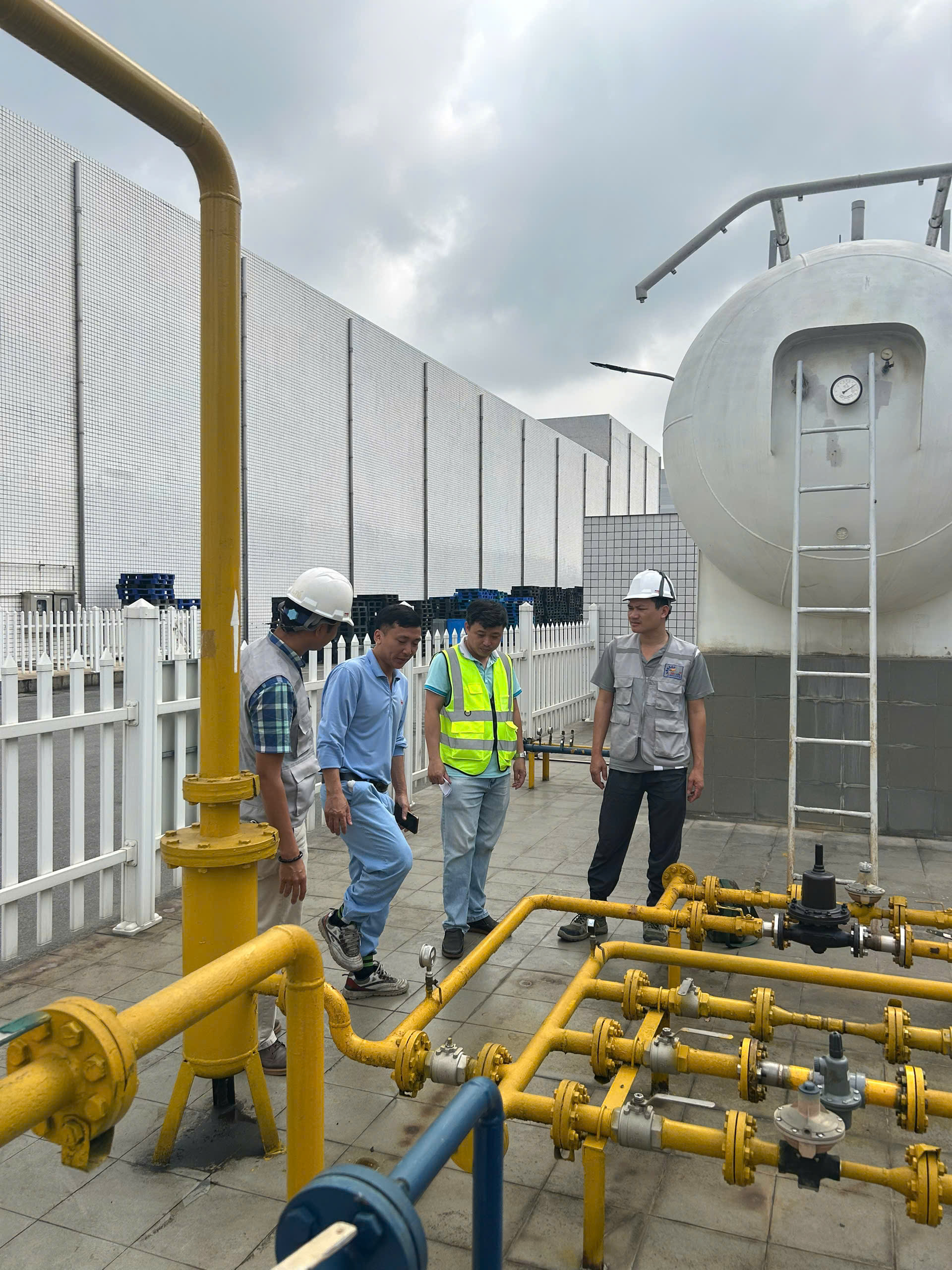 HỆ THỐNG ĐIỀU KHIỂN - GIÁM SÁT NĂNG LƯỢNG IoT ( KHÍ, GAS, STREAM.., TRẠM TBA) 7 26